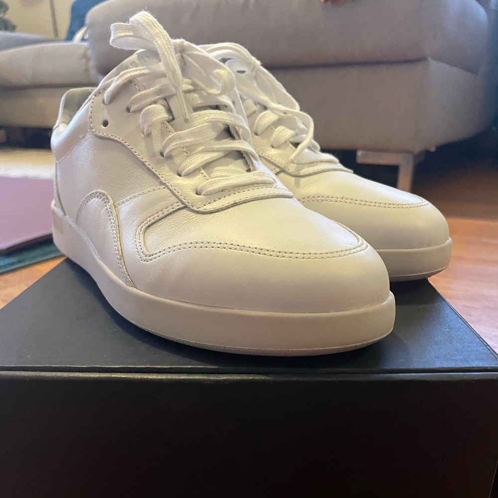 New Everlane Court Sneakers size 9!